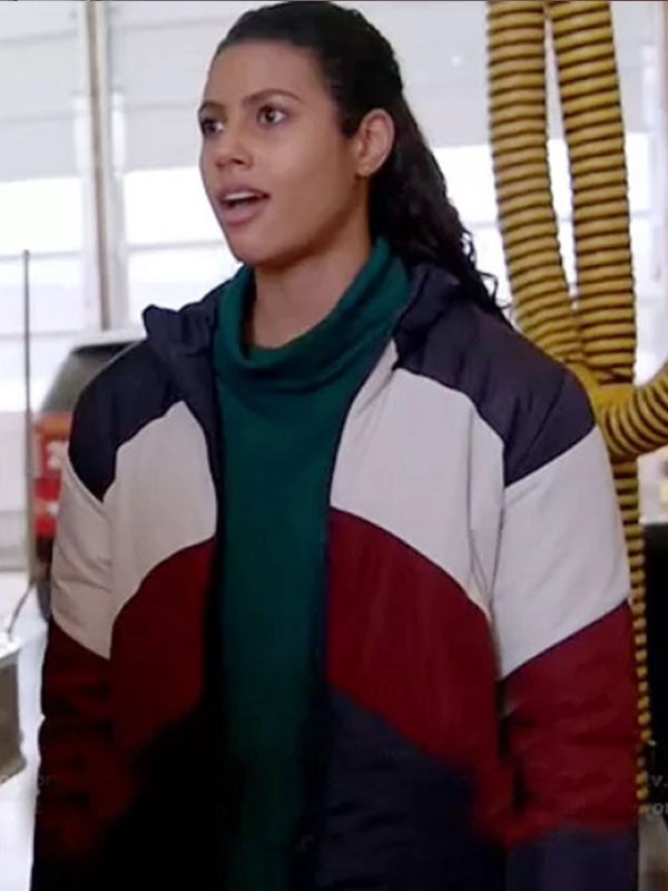 Katelynn Shennetts TV Series Chicago Fire S09 Kylie Estevez Colorblock Puffer Jacket